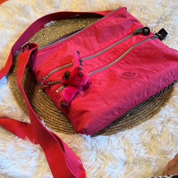 Kipling cross body Used in mint condition pink - Picture 1 of 8